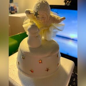 Department 56 Snowbabies "A Little Holiday Magic" Music Box